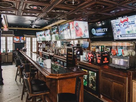 best sports bar french quarter